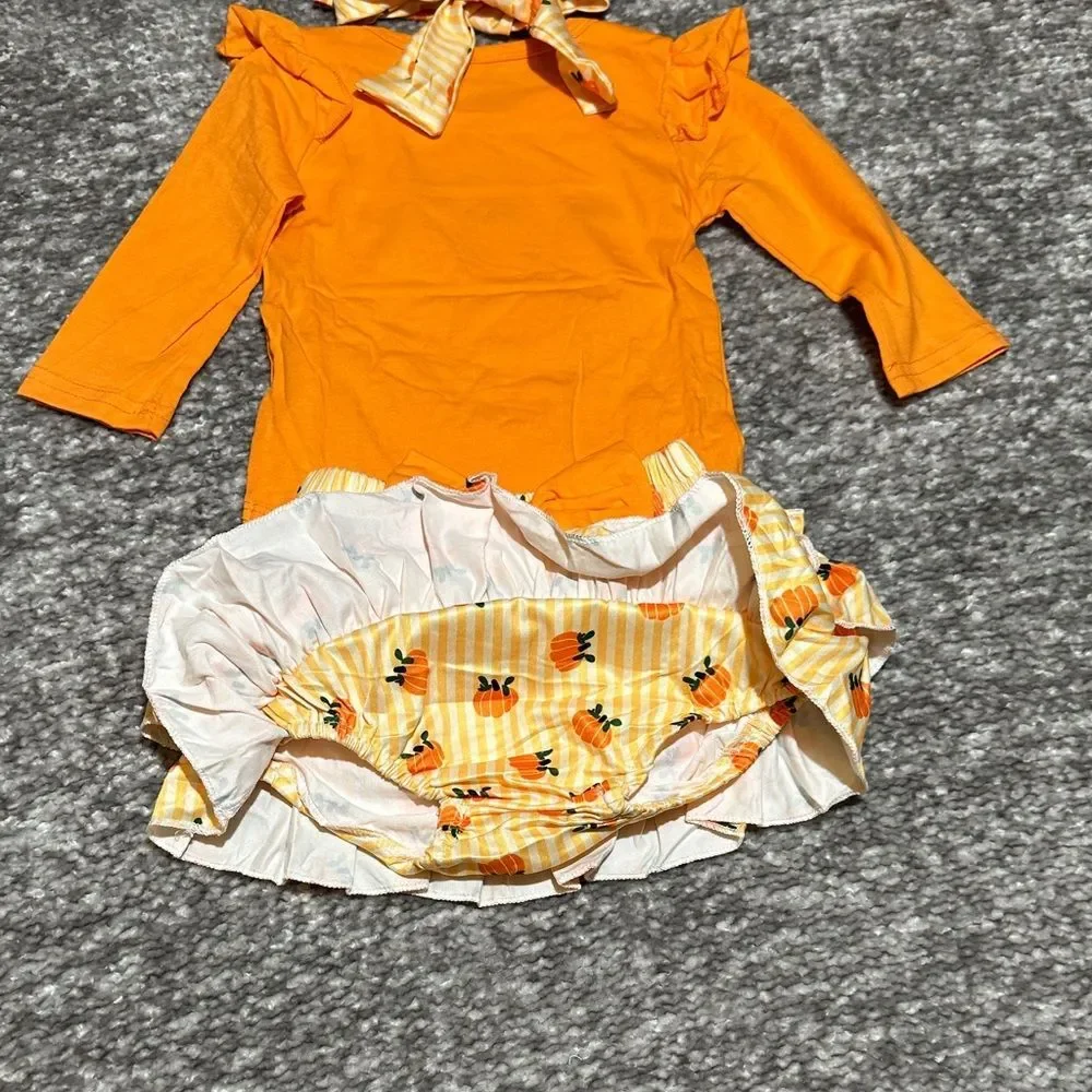 NWOT baby girls 3 pieces smocked pumpkin onesie, ruffle skort & headband 3/6mo